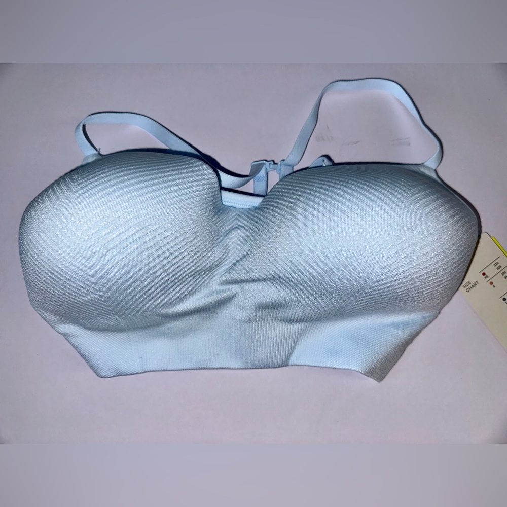 NWT ALL IN MOTION Padded Medium Support Sports Bras - Small - light blue‎